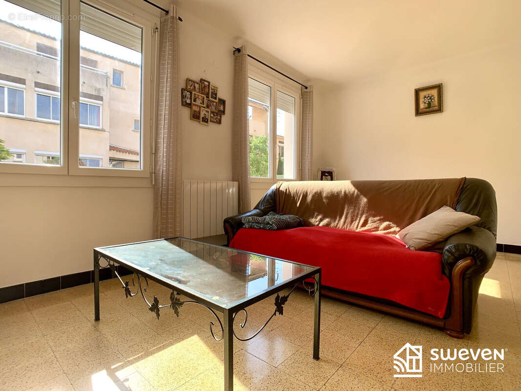 Maison à SAINT-LAURENT-DE-LA-SALANQUE