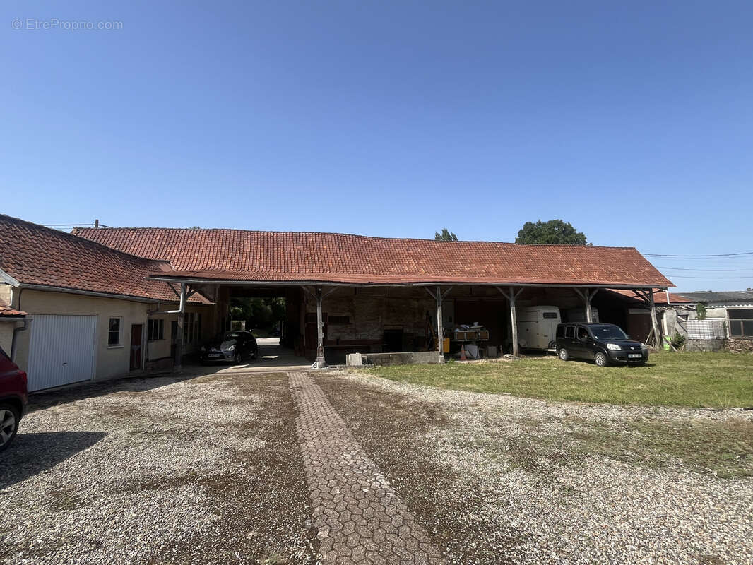 Maison de village avec nombreux batiments rambures - photo 16
