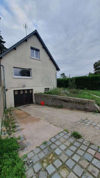 Maison à AUTRUY-SUR-JUINE