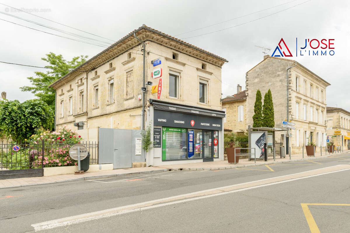Local commercial - Appartement à SAINT-DENIS-DE-PILE