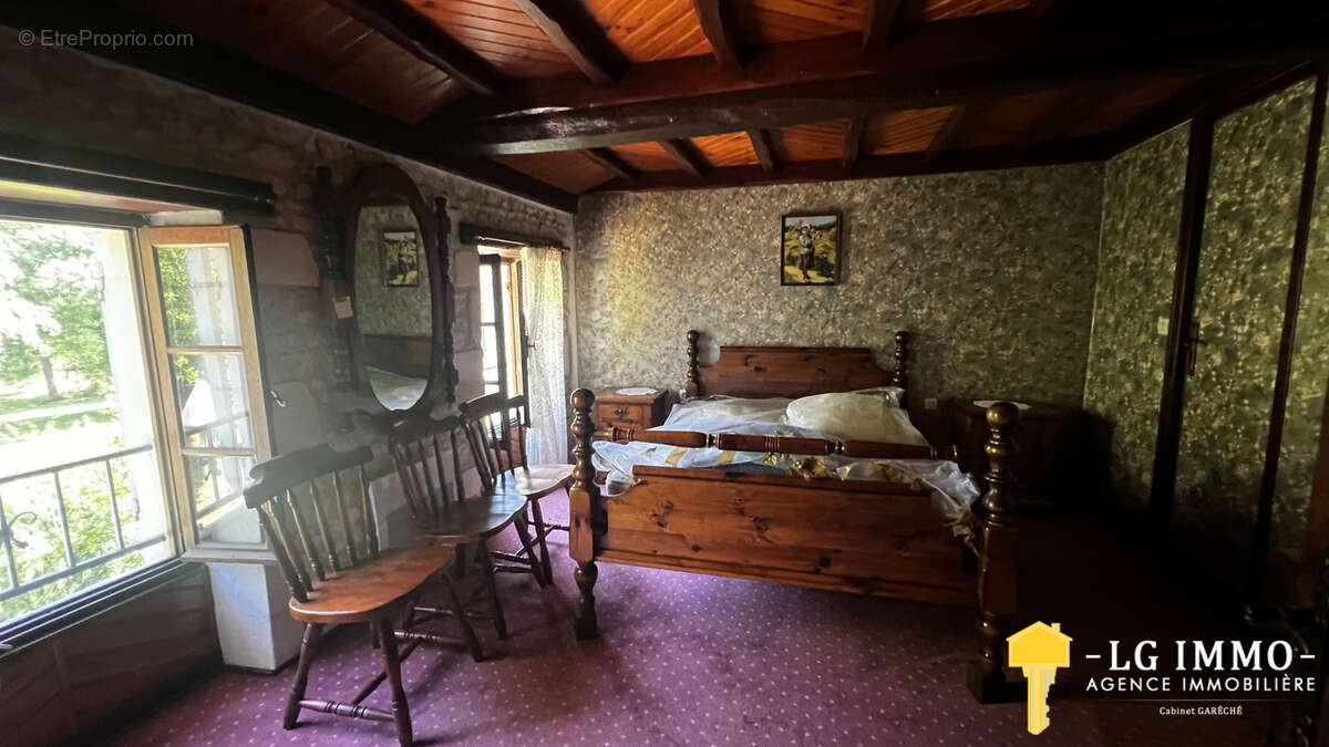 Maison à COURPIGNAC