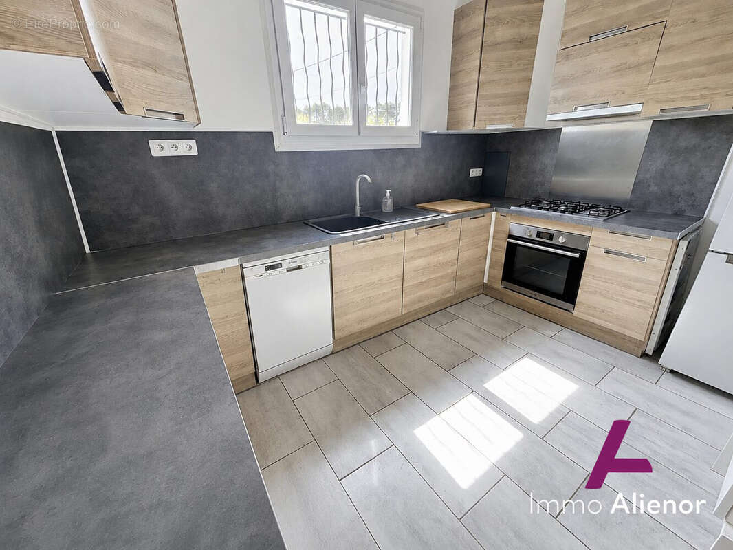 Maison 143 m² à Belin-Beliet  - photo 4