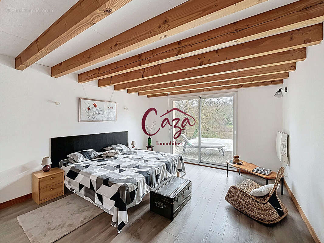 Maison à FARGUES-SAINT-HILAIRE