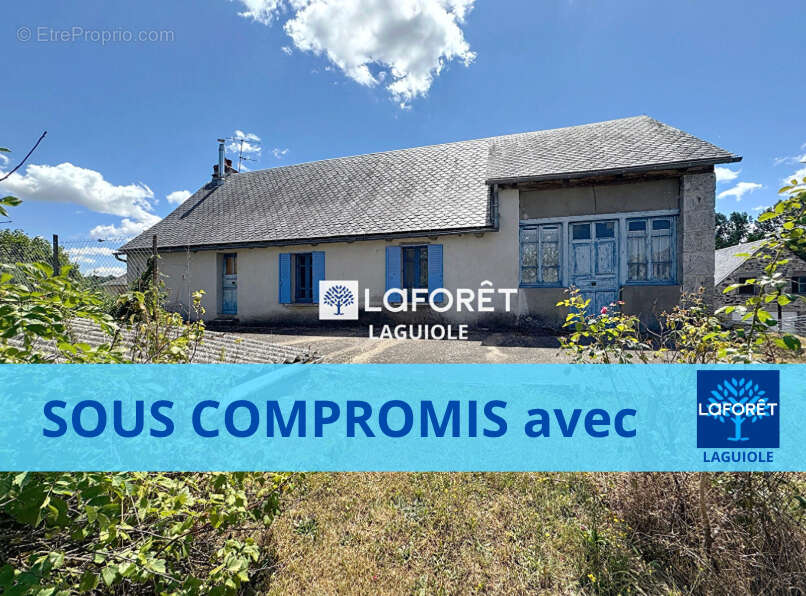 Maison à SAINTE-GENEVIEVE-SUR-ARGENCE