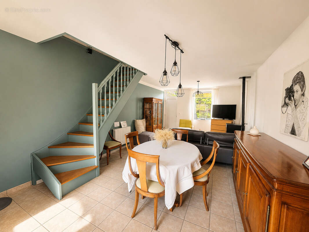 SEQUEDIN : Maison meublée avec terrasse et garage - photo 3