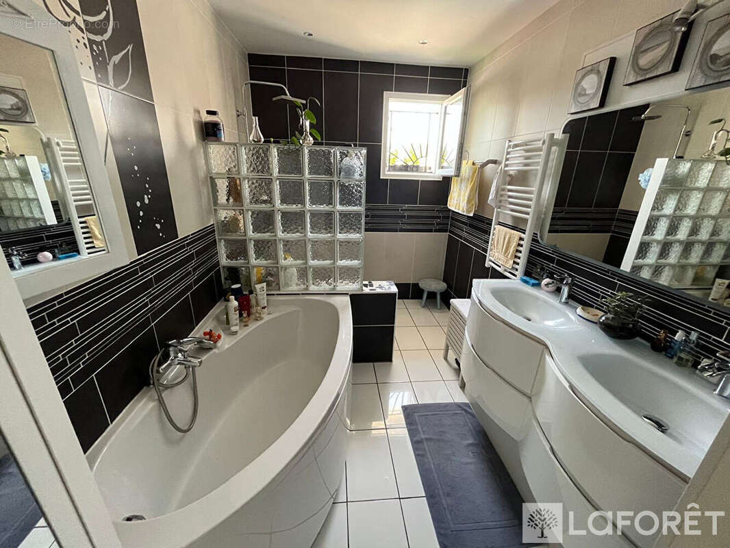 Maison à SAINT-ANDRE-DE-CUBZAC