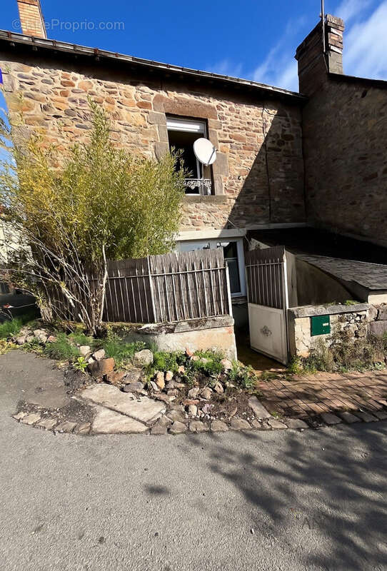 Maison à SAINT-LEONARD-DES-BOIS