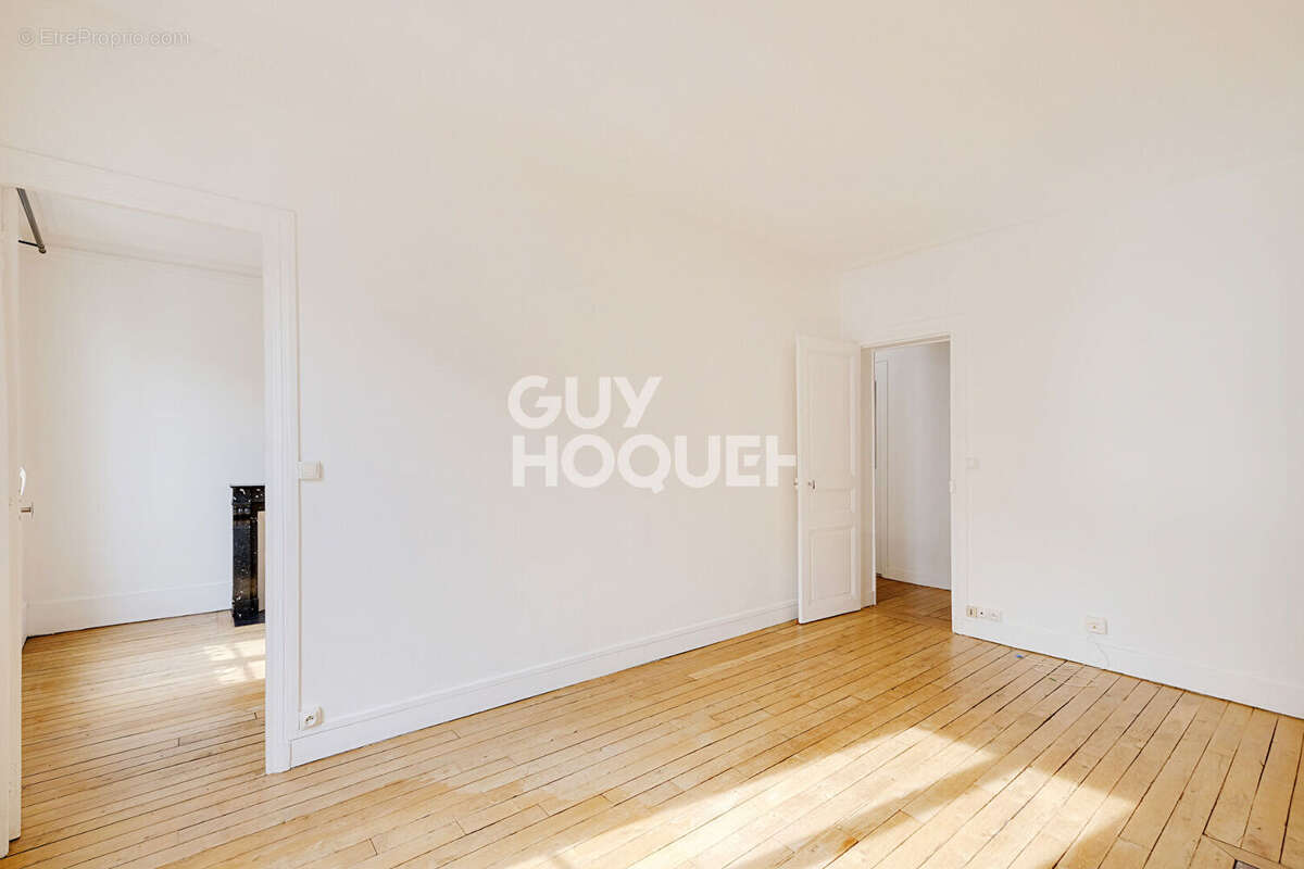 Appartement à PARIS-18E