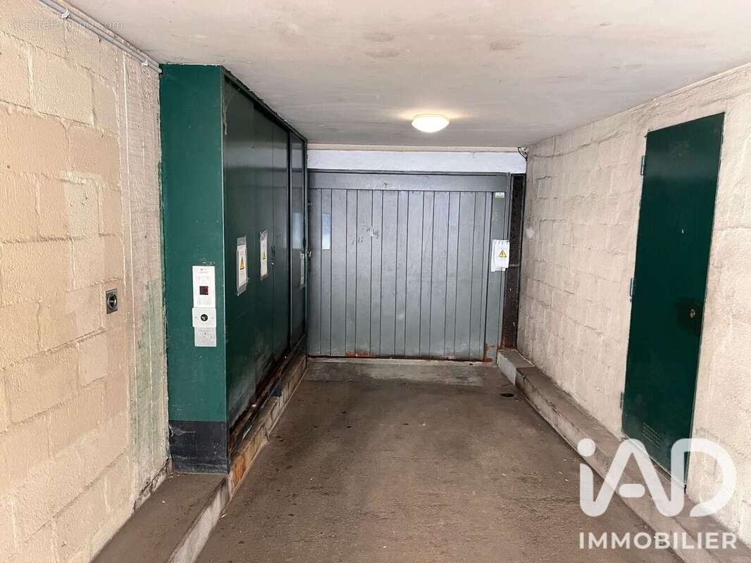 Photo 4 - Parking à PARIS-16E