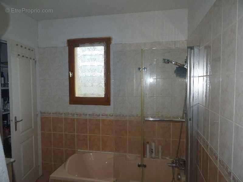 Maison à NEUVIC-ENTIER