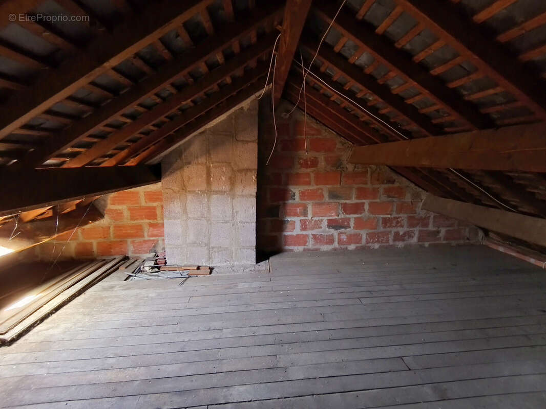 Maison a renover 2 chambres et double garage - photo 18