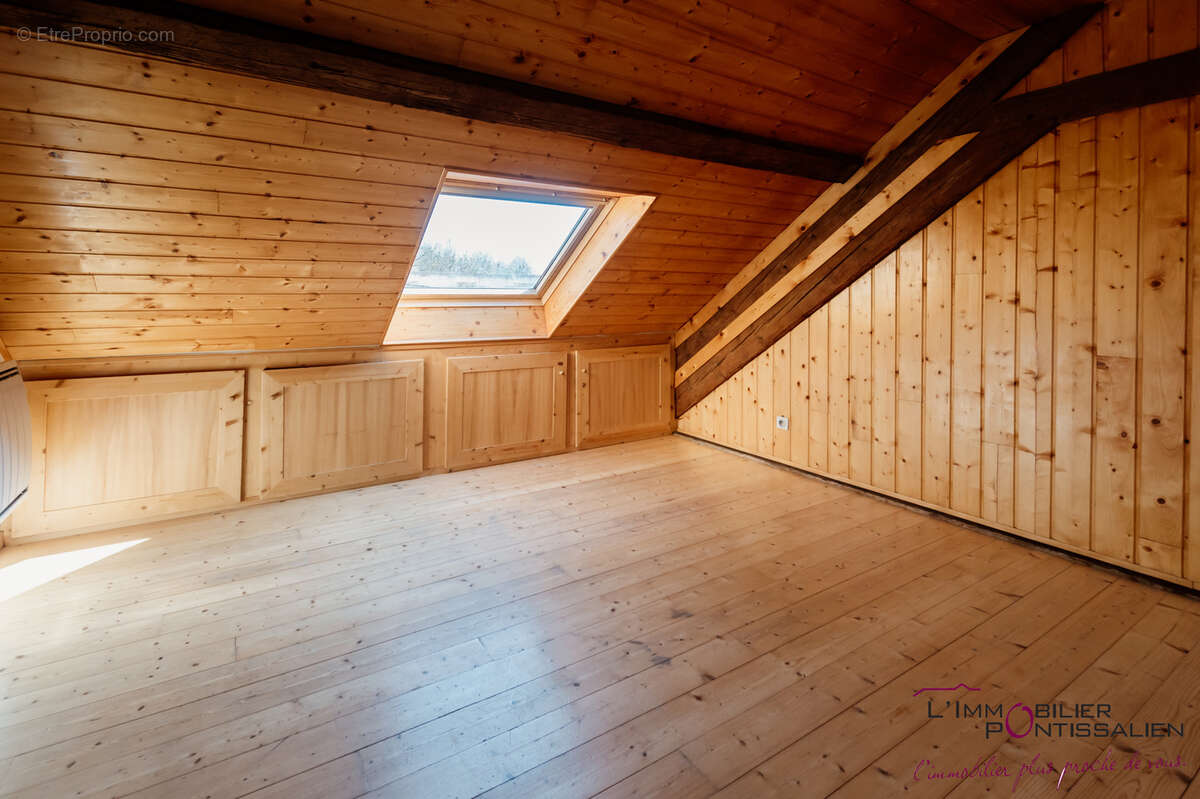 Appartement type 3 avec garage Jougne proche douane - photo 8
