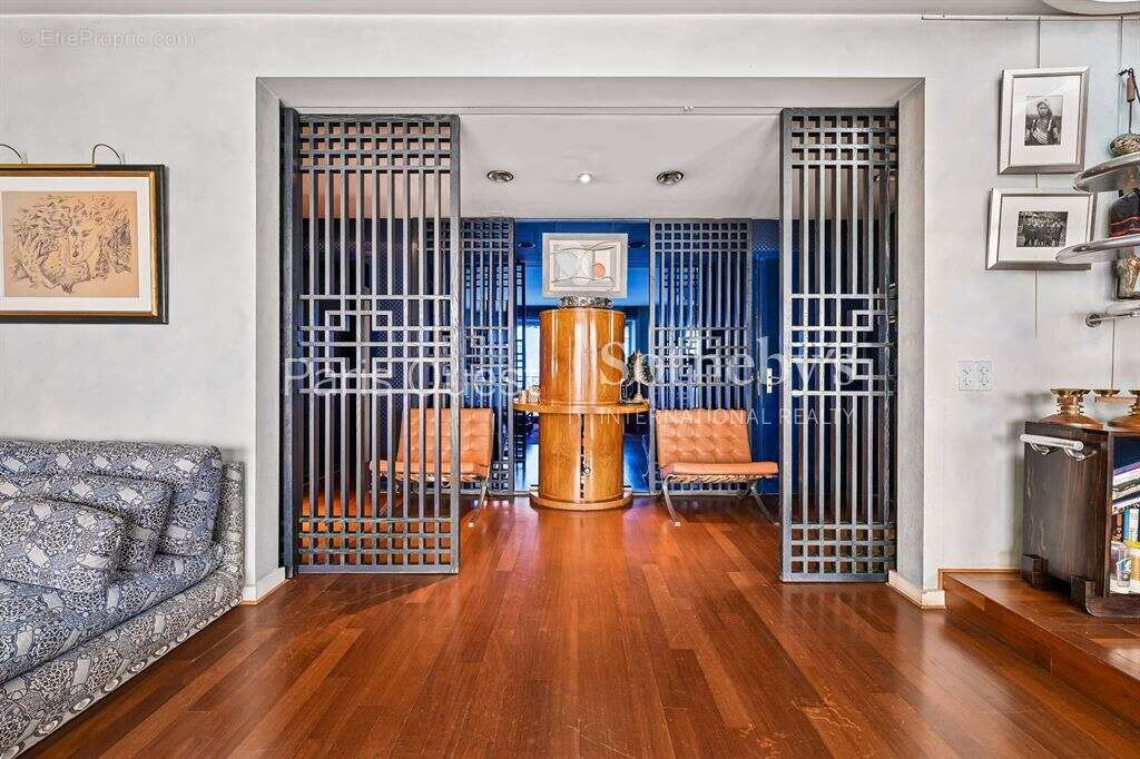 Appartement à NEUILLY-SUR-SEINE
