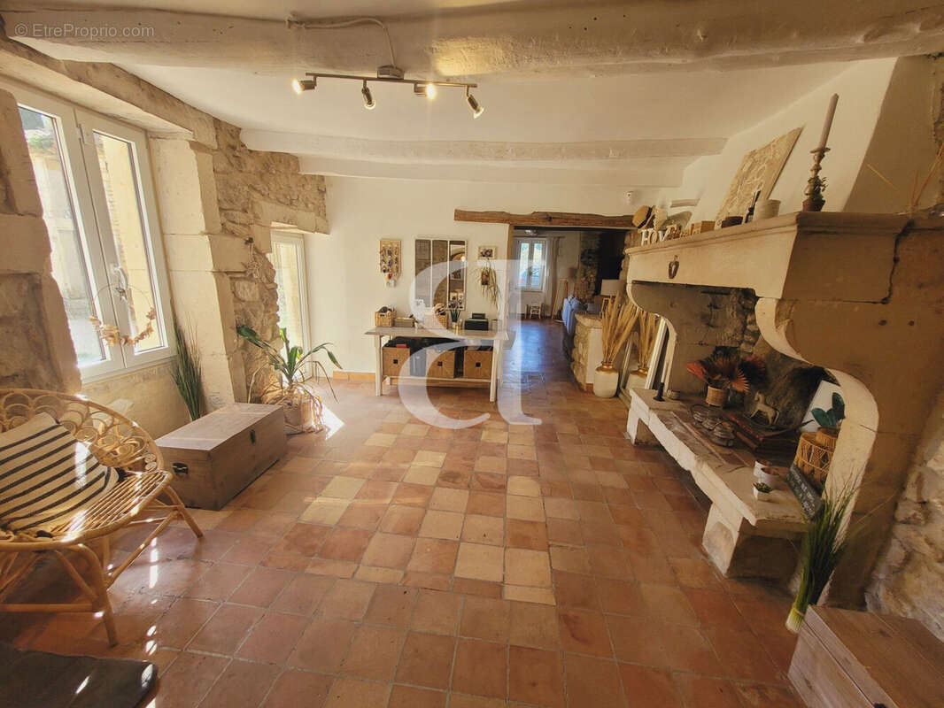 Maison 324 m² à Grignan  - photo 7