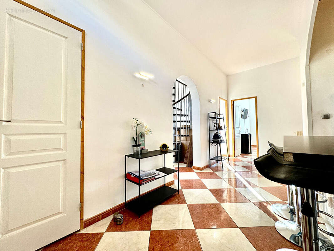 Appartement à MARSEILLE-11E