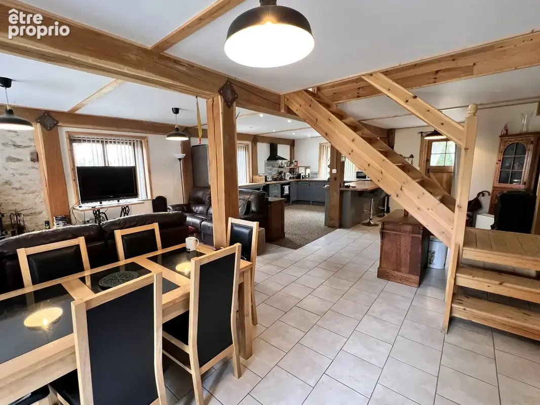 Propriété rénovée avec trois logements, située dans la campagne de l’Indre - photo 5