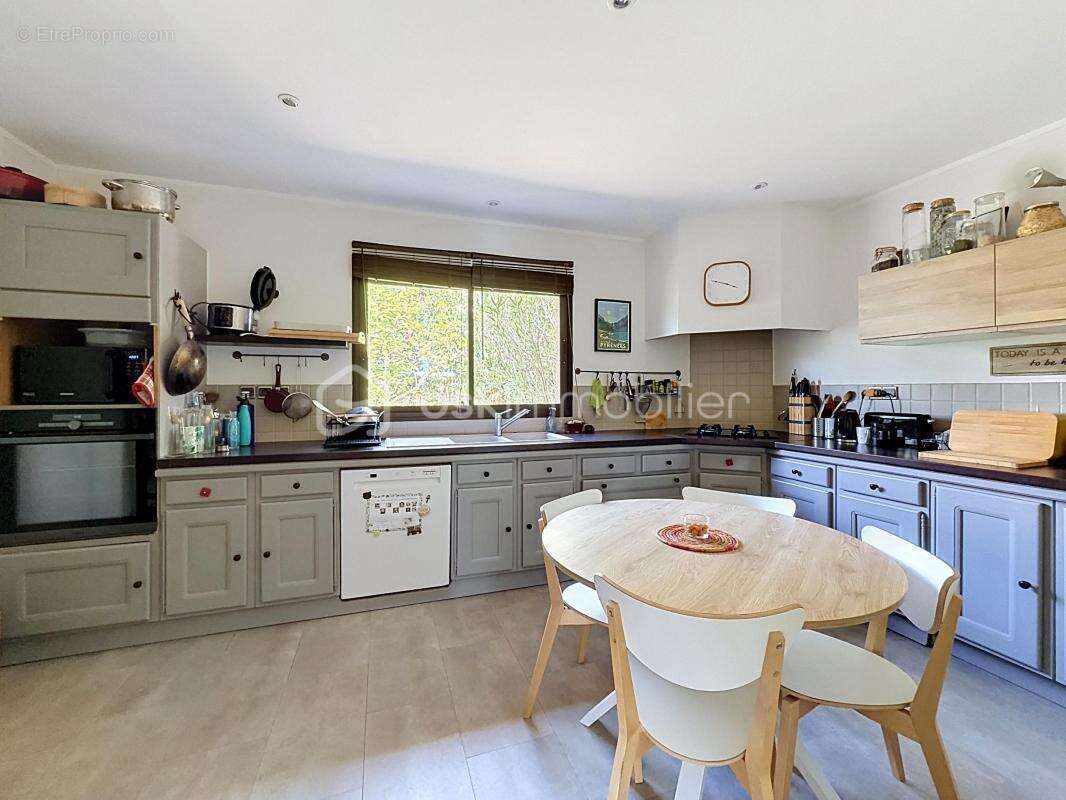 Spacieuse maison familiale dans un cadre privilégié et paisible - photo 9