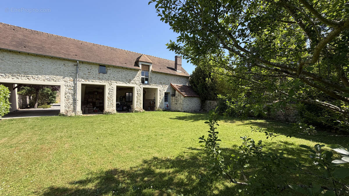 Maison à THOIRY