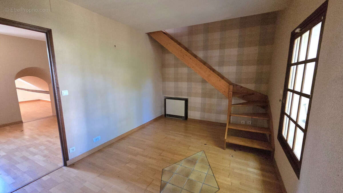 Très belle propriété de 218 m² sur plus de 20 000 m² de terrain avec étangs ! - photo 7