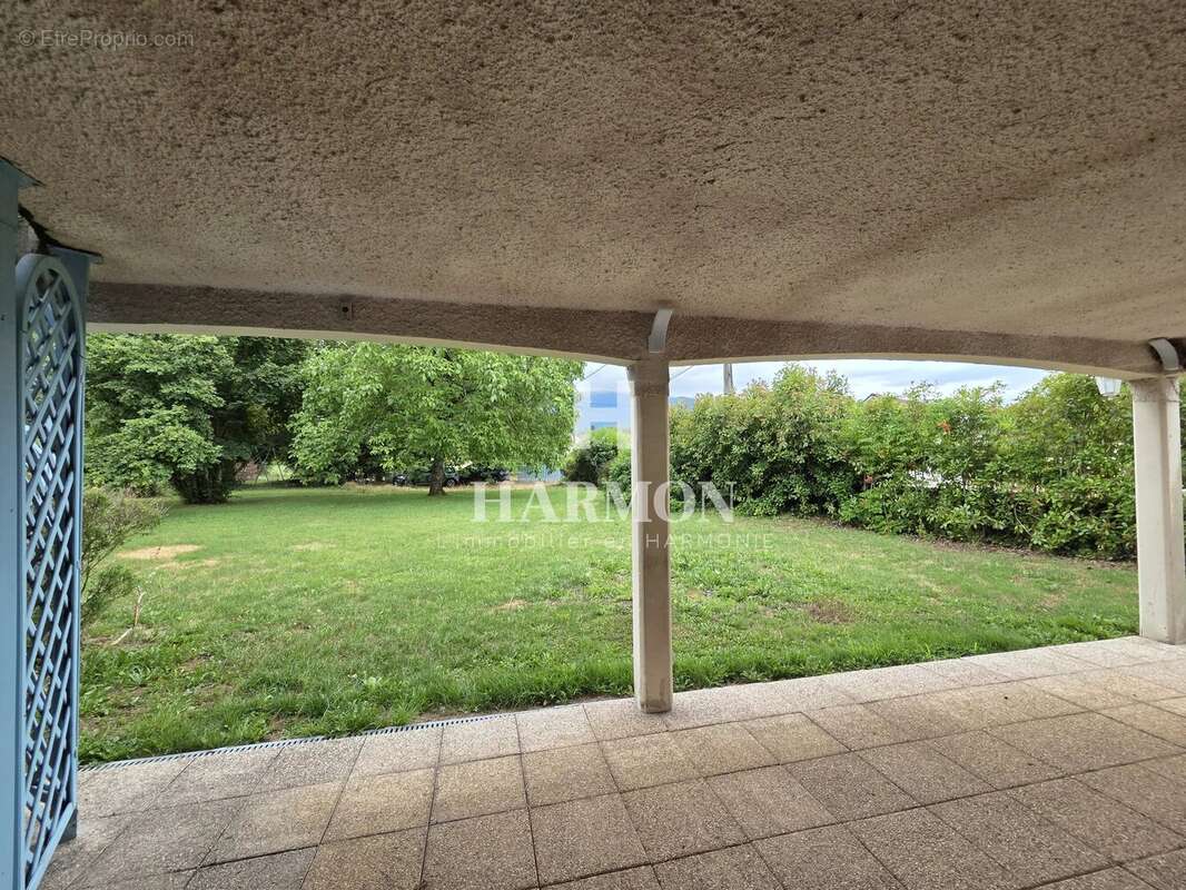 À vendre – Gîte de charme avec deux logements indépendants et vue sur les montagnes - photo 12