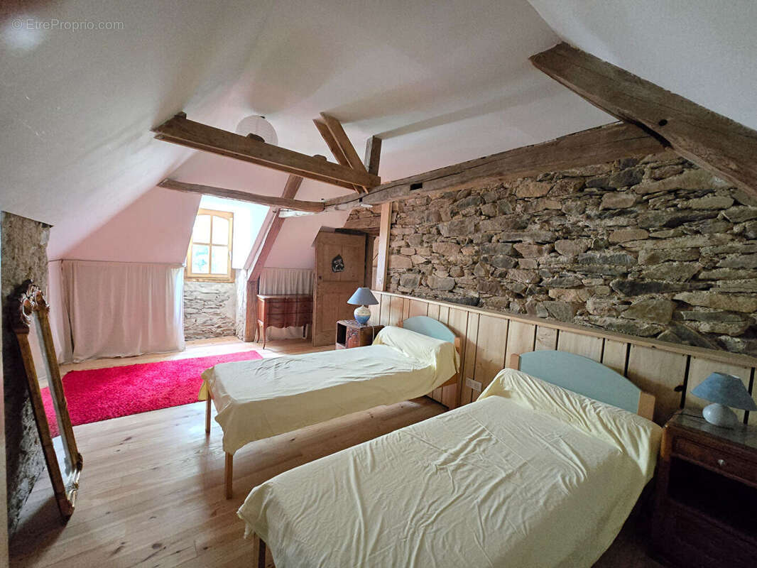 Château, ancienne maison à aménager et dépendance - Arvieu - photo 20