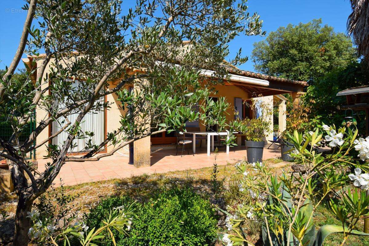 Maison à VERS-PONT-DU-GARD