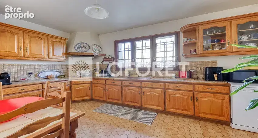 Maison à vendre à La Queue En Brie 7 pièce(s) 140 m2 - photo 5