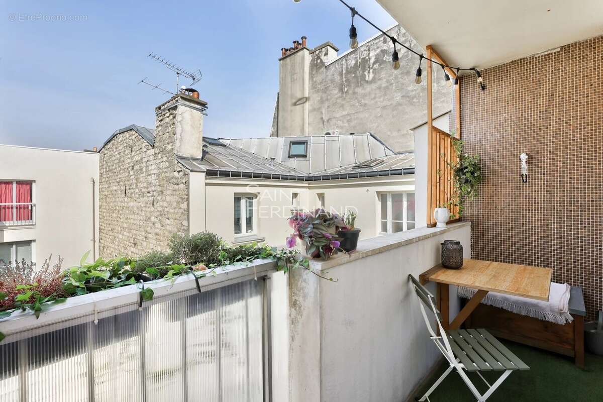 Paris 17ème. Studio avec terrasse. - photo 2