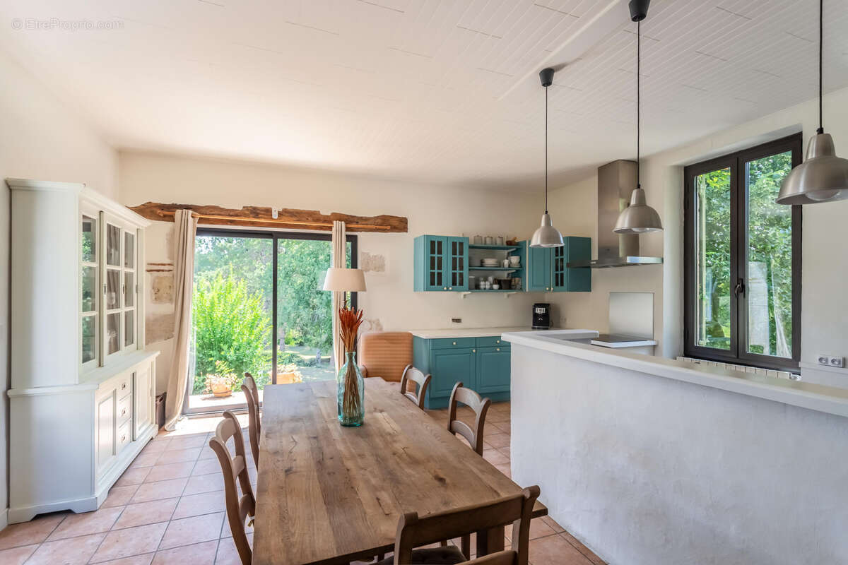 Maison de campagne avec piscine et grange - photo 36
