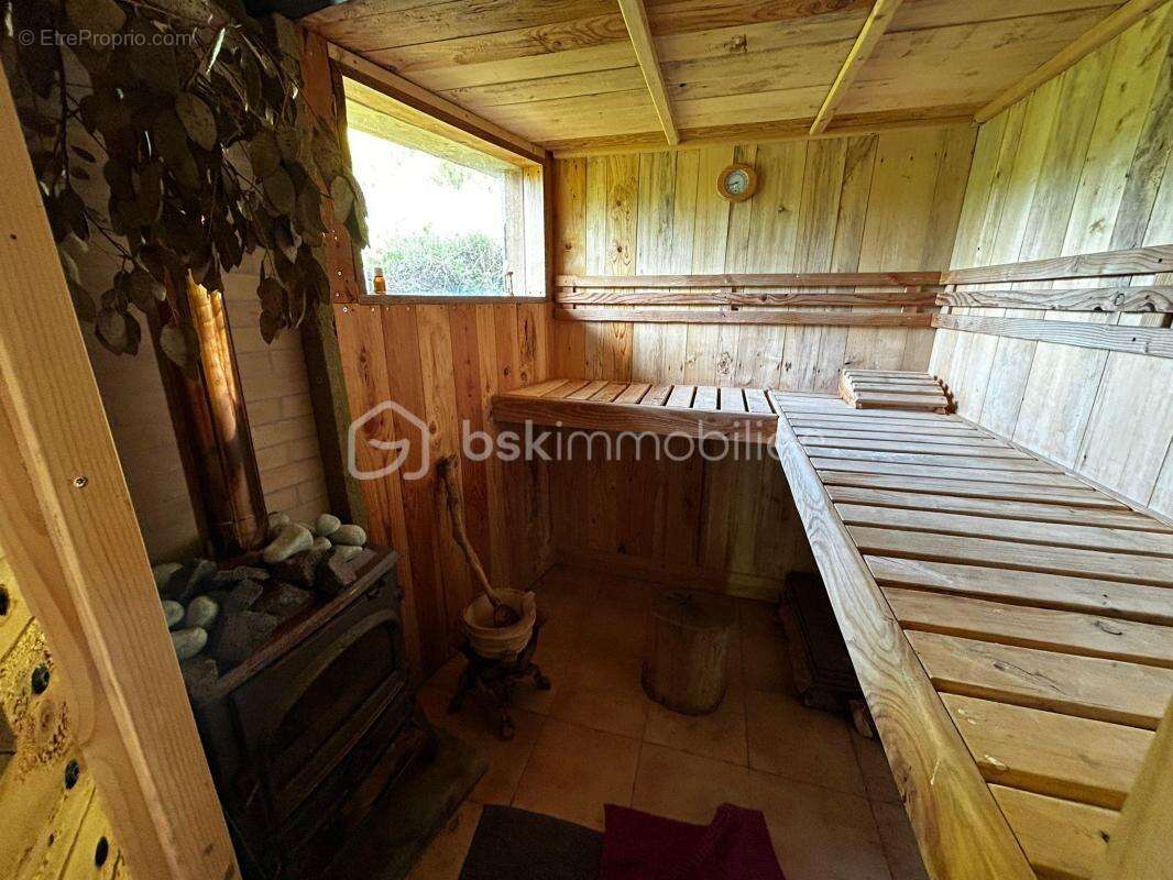 Maison 163 m² de 2008 à 20 minutes de Millau avec Garage / Jardin / Cabane en bois / Sauna - photo 3
