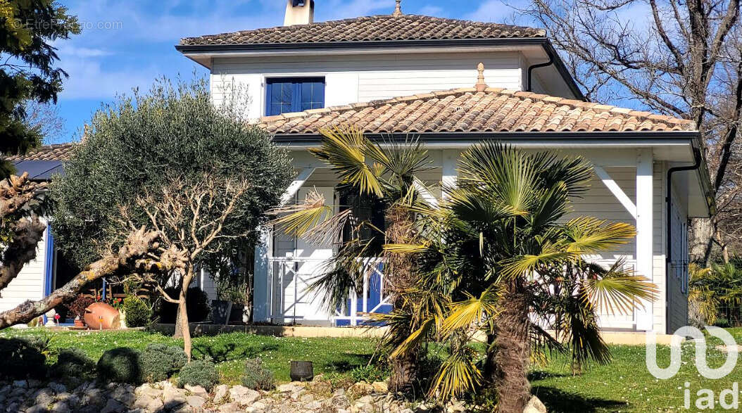 Photo 3 - Maison à LA ROCHE-CHALAIS