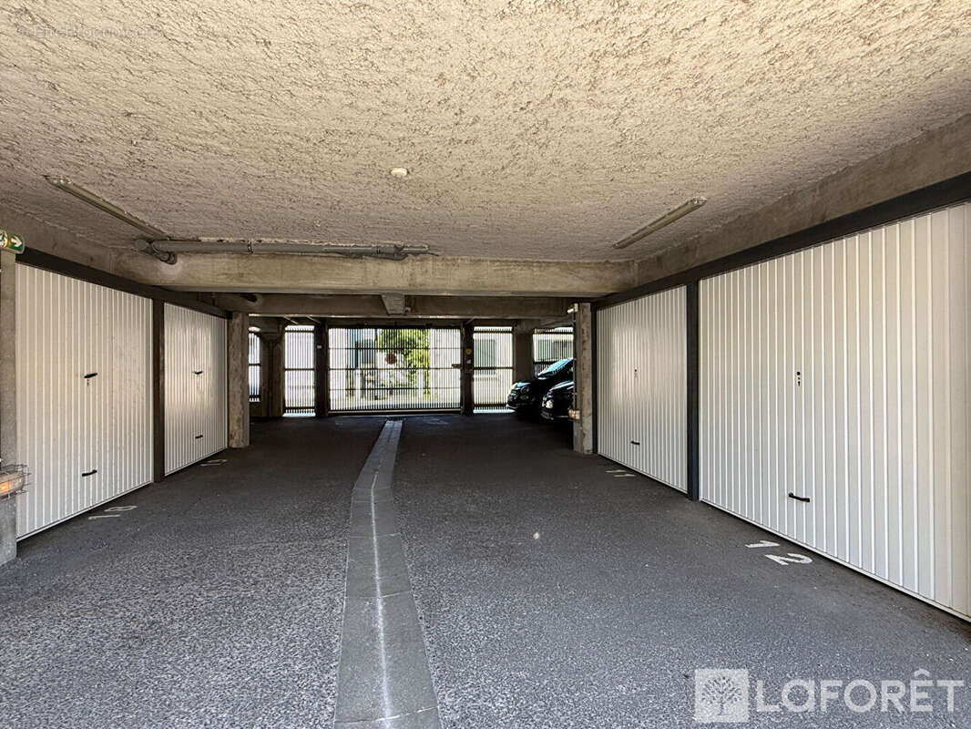 Parking à LA TESTE-DE-BUCH