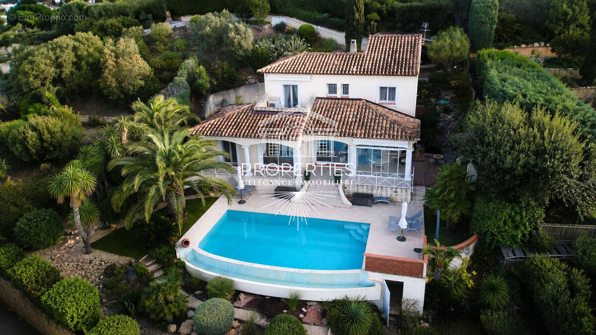 Maison à LA LONDE-LES-MAURES