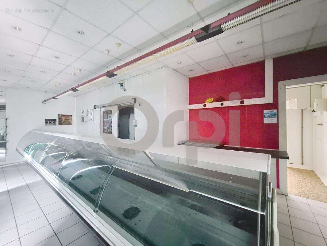 Appartement à LE LARDIN-SAINT-LAZARE