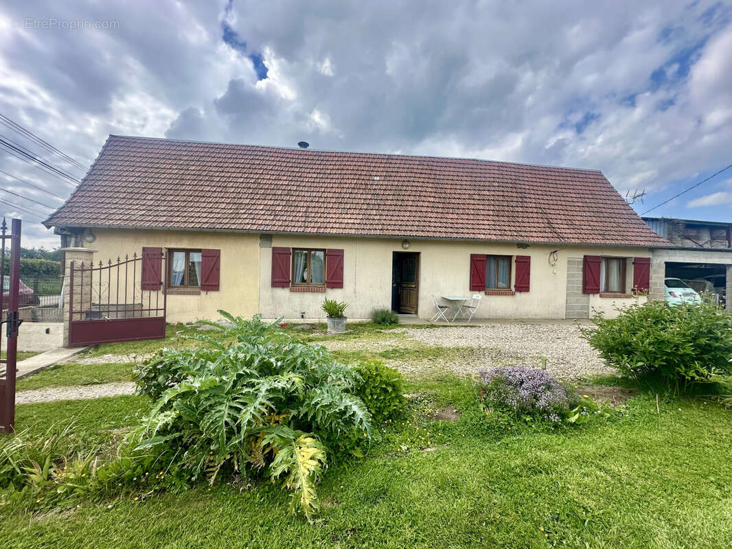 Maison à SAINTE-AGATHE-D'ALIERMONT