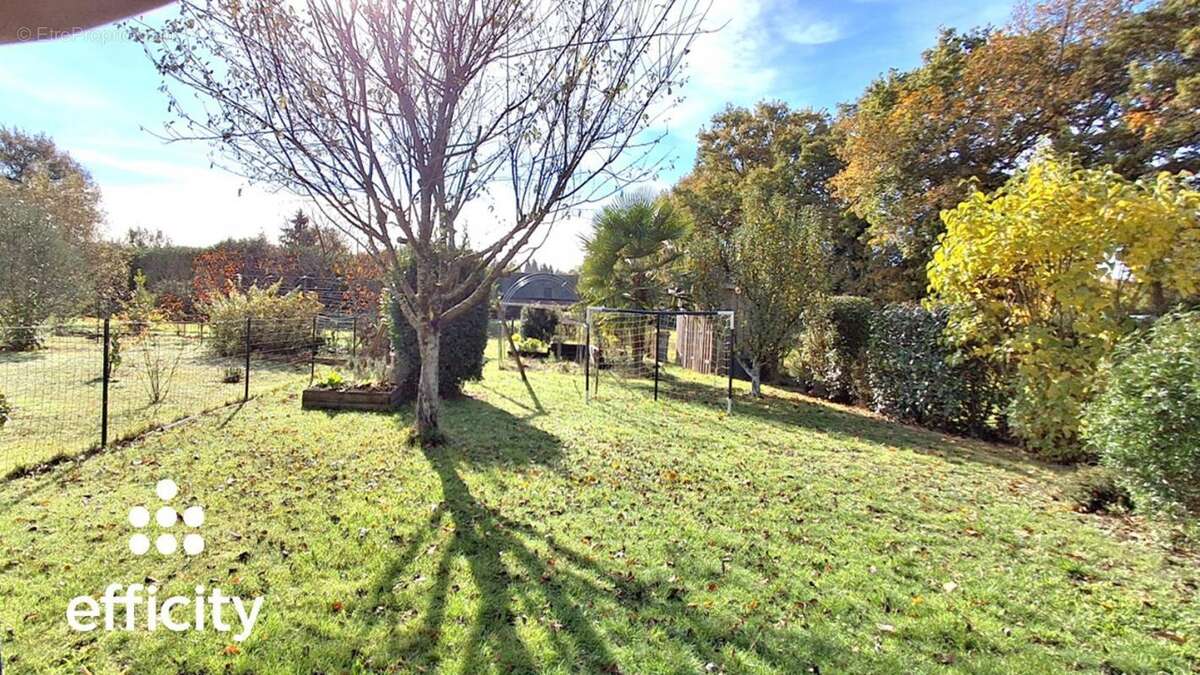 Maison à BOURG-DES-COMPTES