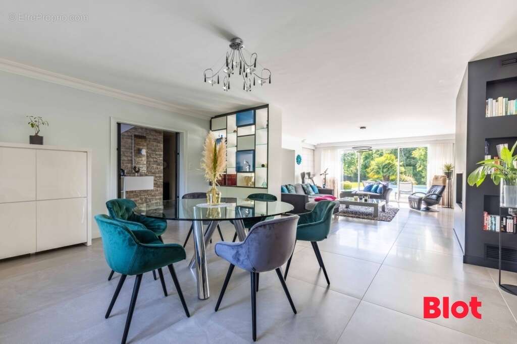 Maison à VERN-SUR-SEICHE