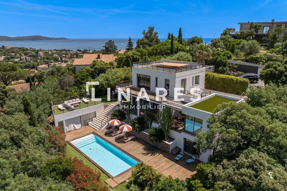 VILLA TOPAZE - Maison T7 de 206 m² - Dépendance - Piscine Terrain 1300m2 - 83240 Cavalaire - photo 21