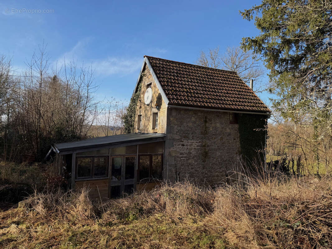 Maison à SAINT-JULIEN-LA-GENESTE