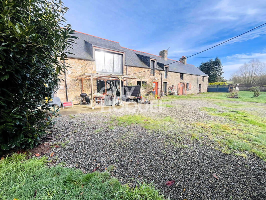 Maison à BAGUER-PICAN