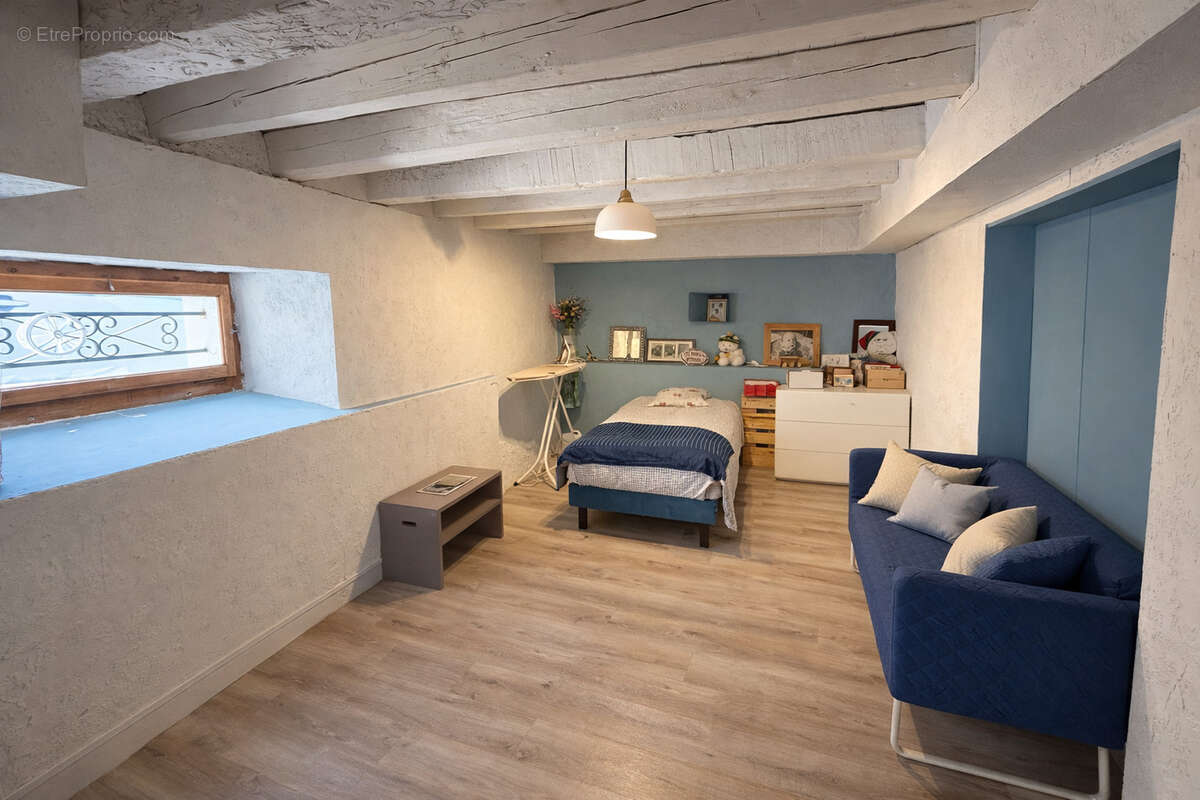 Appartement à CRANVES-SALES