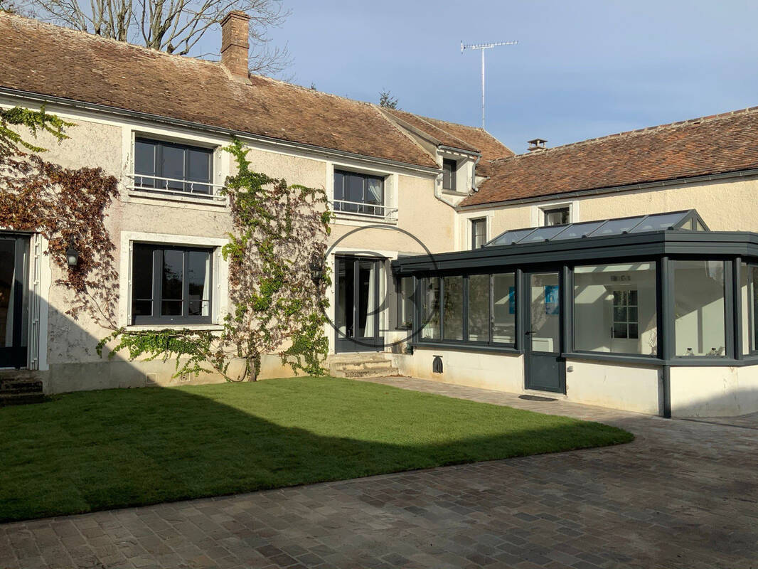 Maison à URY