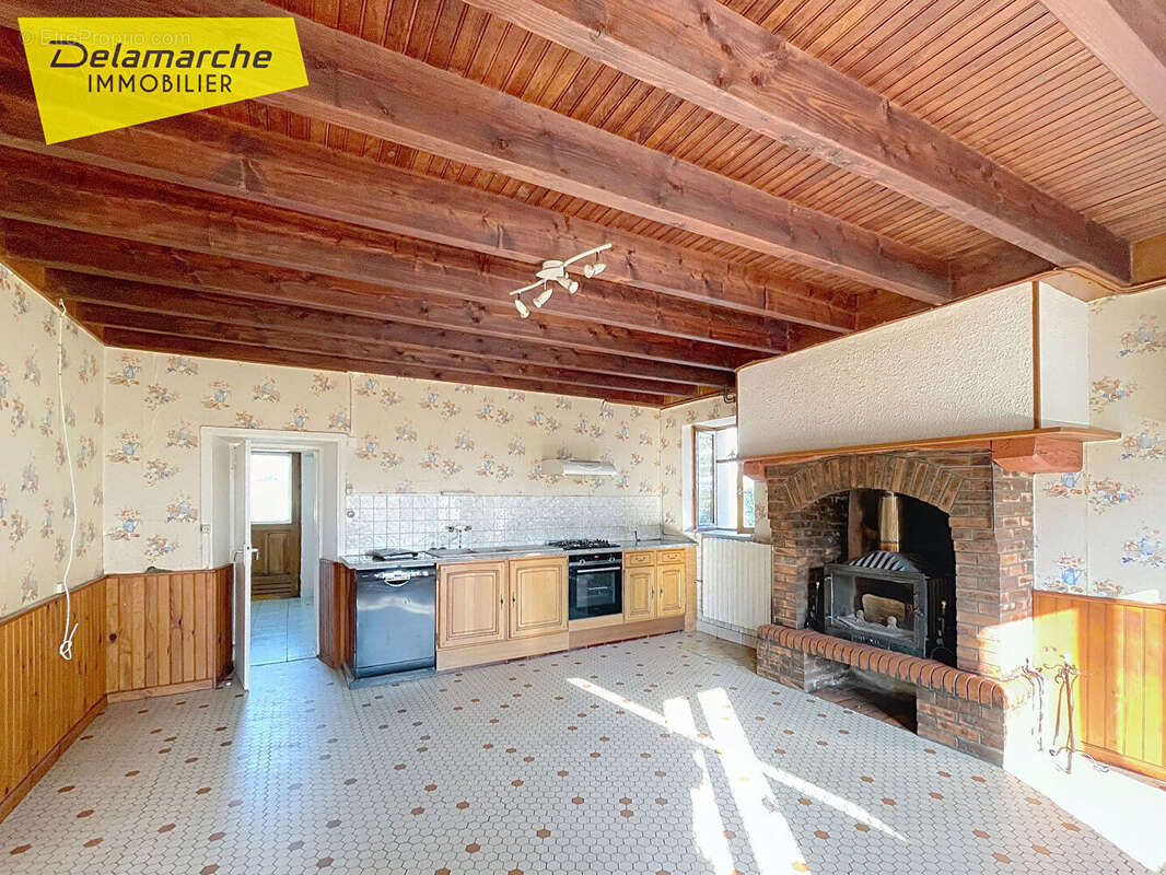Maison à CERENCES