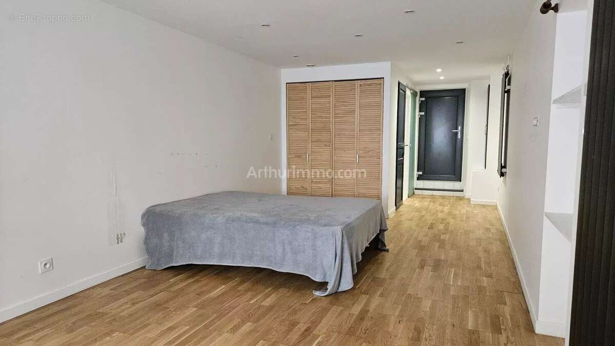 Maison à LINAS