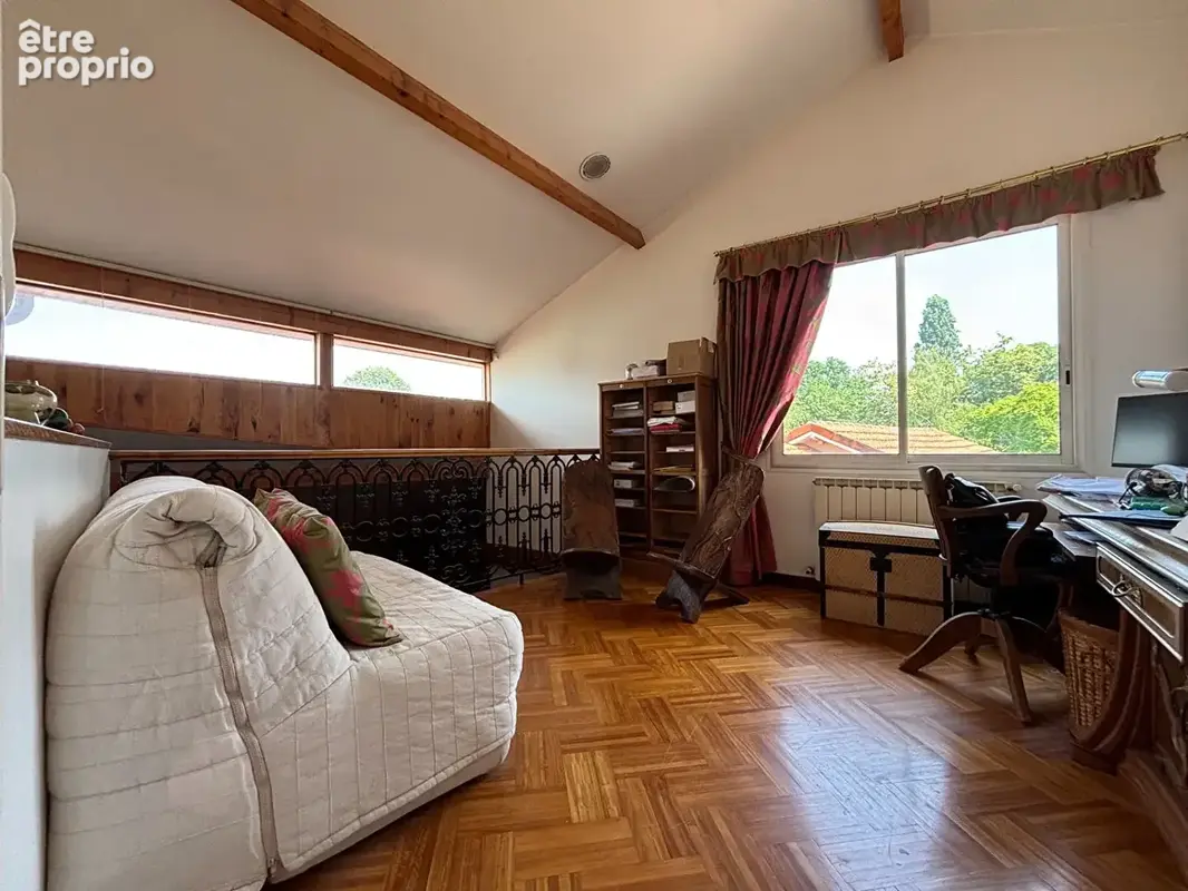 LESCAR QUARTIER TOUZANNE  Maison 7 pièces de 219m² / terrain divisible - photo 6