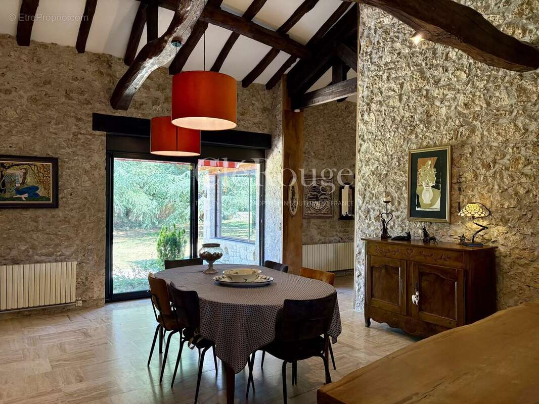 Proche de Saint-Livrade-sur-Lot – Élégante propriété de caractère de 5 chambres avec piscine chauffée et superbe parc arboré - photo 8