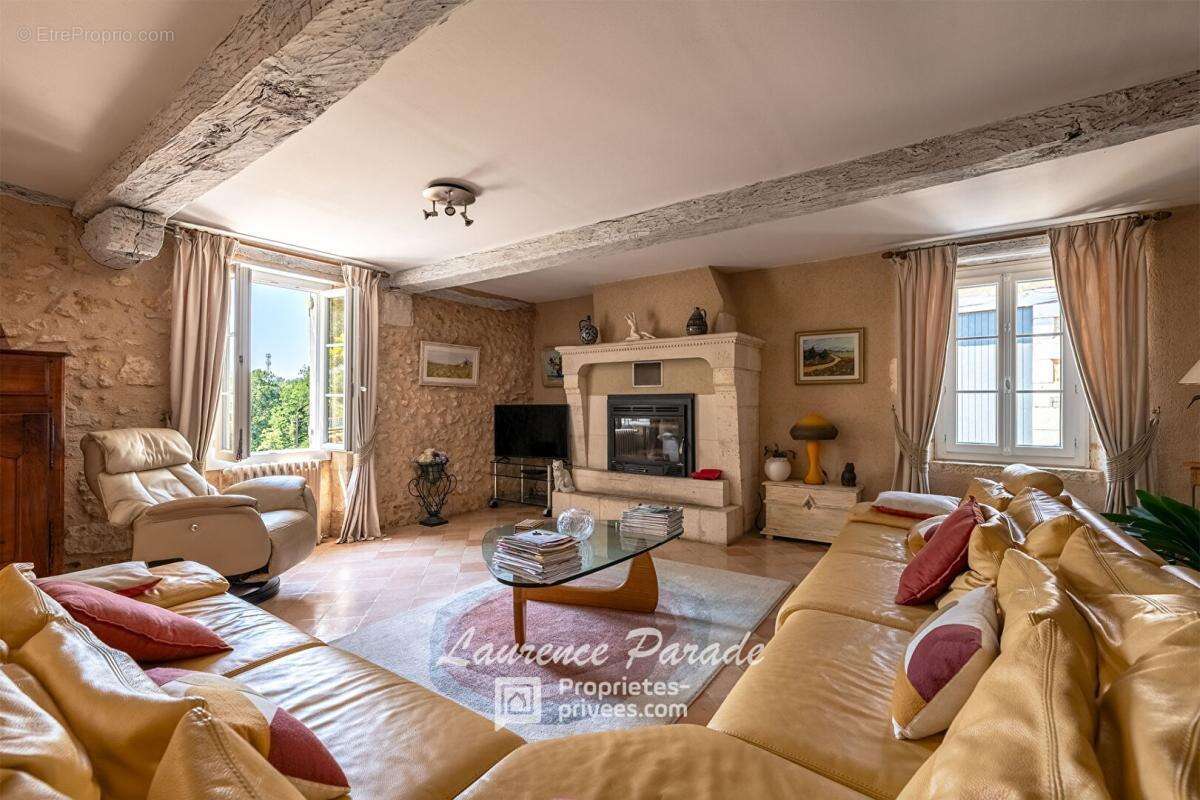 Chartreuse au coeur de 40 hectares, avec dépendances - photo 10