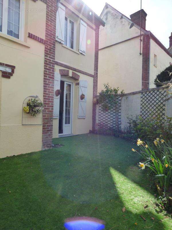 Maison à CHATEAUNEUF-EN-THYMERAIS