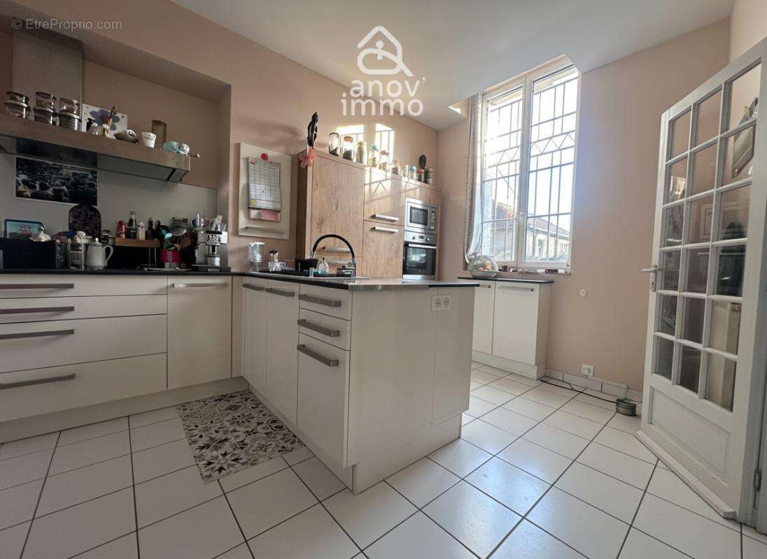 Maison de caractère 260 m2, 5 chambres, garage et terrasse - photo 3
