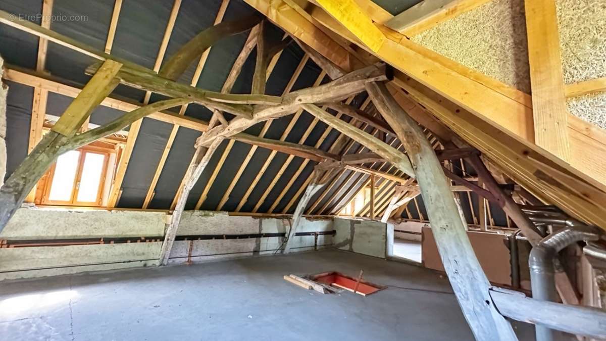 Maison à SAINT-BUEIL